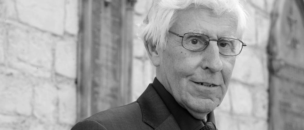 Der Schweizer Literaturwissenschaftler und Schriftsteller Peter von Matt ist im Alter von 87 Jahren gestorben.