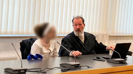 Die 26-Jährige soll ihre Tochter mit der Injektion von Keimen krank gemacht und gehalten haben.