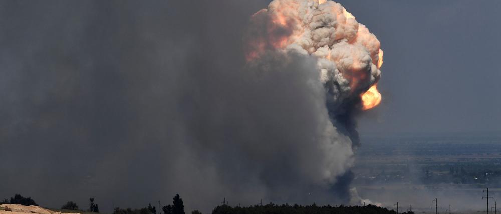Russische Arsenale gehören zu den Hauptzielen ukrainischer Angriffe - im jüngsten Fall soll aber fahrlässiger Umgang mit Munition an den Explosionen schuld sein. (Archivbild)