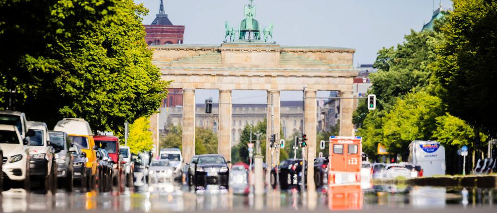 Zu viel Beton? Berlins ehemalige Verkehrssenatorin fordert mehr Maßnahmen zur Anpassung an Klimawandelfolgen. (Archivbild)