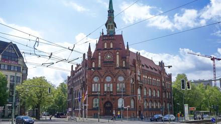 Das Rathaus Lichtenberg, Sitz vom Bezirksamt, in der Möllendorffstraße 111 in Berlin-Lichtenberg.