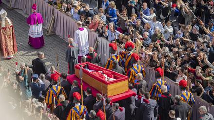 Überführung von Papst Franziskus