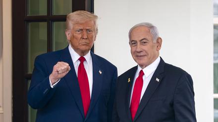 Israels Ministerpräsident Benjamin Netanjahu im April 2025 bei einem Besuch bei US-Präsident Donald Trump.