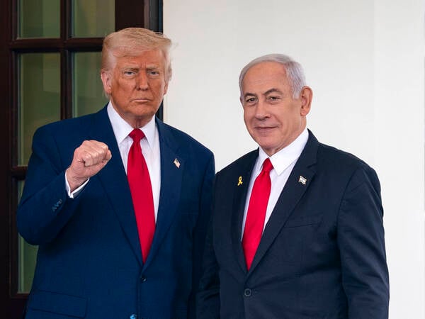 News Bilder des Tages President Donald Trump greets Prime Minister of Israel Benjamin Netanyahu outside the West Wing of the White House in Washington, DC on Monday, April 7, 2025. The visit is the second since Trump s inauguration in January. PUBLICATIONxINxGERxSUIxAUTxHUNxONLY WAP20250407368 BONNIExCASH
