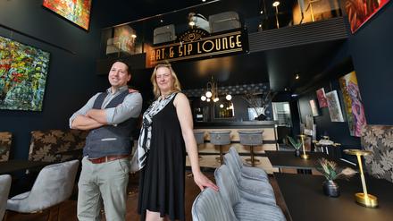 Gastronomie in Potsdams Alter Mitte. Die Weinbar "Art & Sip Lounge“ öffnet im April Am Alten Markt in der neuen, alten Mitte Potsdams. Inhaber Claudia Goldschmidt und Laszlo Böttger. 