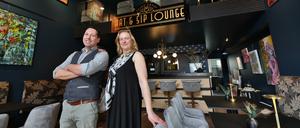 Gastronomie in Potsdams Alter Mitte. Die Weinbar "Art & Sip Lounge“ öffnet im April Am Alten Markt in der neuen, alten Mitte Potsdams. Inhaber Claudia Goldschmidt und Laszlo Böttger. 