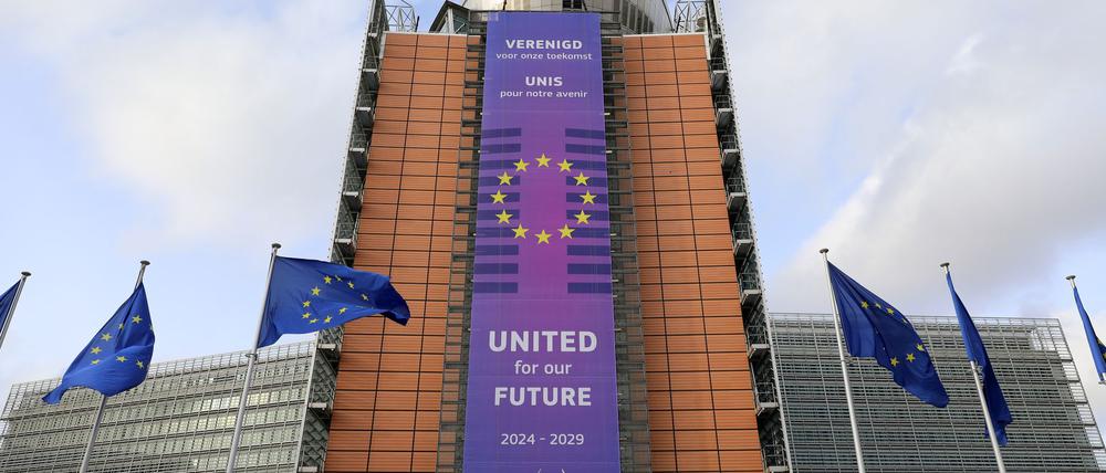 Die EU-Kommission verhängt Strafen gegen Apple und Meta. (Archivbild) 