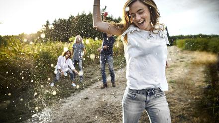 Wir verschwenden viel zu viel Zeit und Energie mit dem Versuch, andere zu zwingen, unsere Erwartungen zu erfüllen. Zu dieser Erkenntnis kam US-Bestseller-Autorin Mel Robbins als der Schulball ihres Sohnes in einem Regenchaos endete.