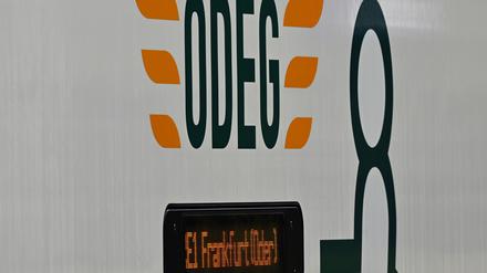 Die Strecke wurde nach dem tödlichen Unfall mit dem Regionalzug gesperrt. (Archivbild)