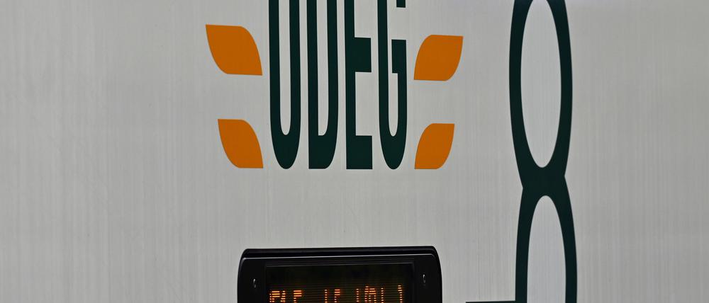 Die Strecke wurde nach dem tödlichen Unfall mit dem Regionalzug gesperrt. (Archivbild)