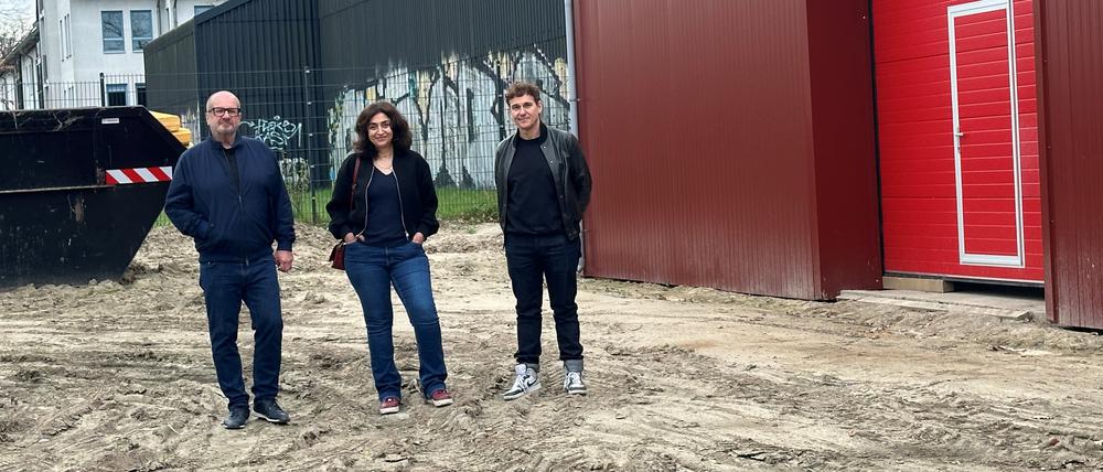 Auf der Baustelle: Gerold Miller, Nevin Aladağ und Daniel Knorr.