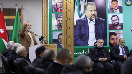 Große Nähe zur Hamas: Mitglieder der jordanischen Muslimbruderschaft erinnern an einen Islamisten-Funktionär in Gaza, der von Israel getötet wurde.