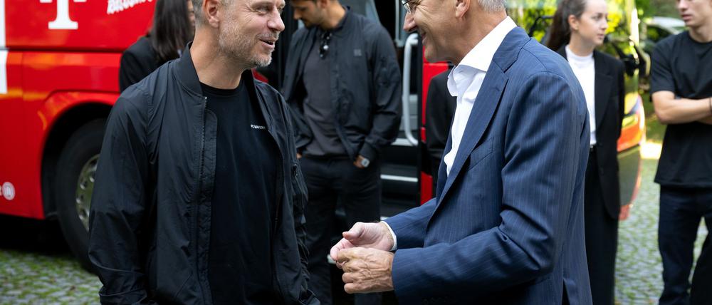 Bayern-Präsident Herbert Hainer (r.): Wer wird Nachfolger von Trainer Alexander Straus?