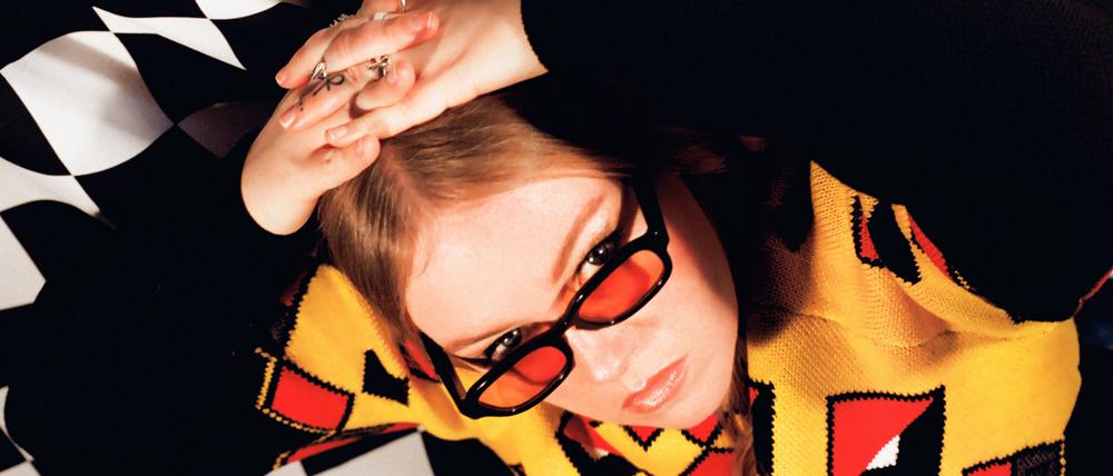 Die britische Musikerin Emma-Jean Thackray.