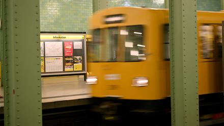 Etliche Züge der U-Bahn sind Jahrzehnte alt und störanfällig. (Archivbild)