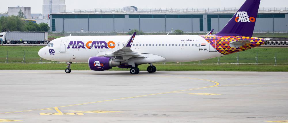 Mit einem Flug aus Kairo wurden die Flüchtlinge nach Hannover gebracht. Die meisten von ihnen stammen aus dem Sudan.