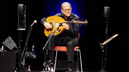 Im Bann der Knickhalslaute. Der tunesische Oud-Spieler Anouar Brahem.