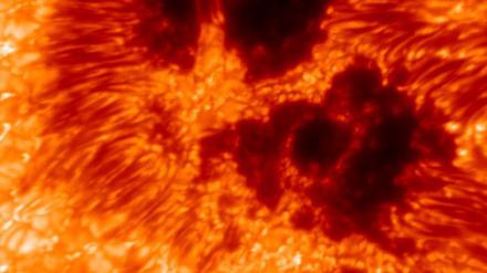 Das weltweit größte Sonnenteleskop, das Daniel K. Inouye Solar Telescope der US-amerikanischen National Science Foundation (NSF), steht auf einem Vulkan auf Hawaii.  