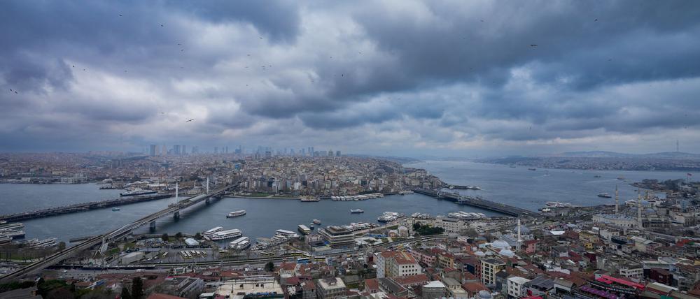In der Metropole Istanbul - in der rund 16 Millionen Menschen leben - könnte es bald zu einem noch deutlich stärkeren Erdbeben kommen. (Archivbild)