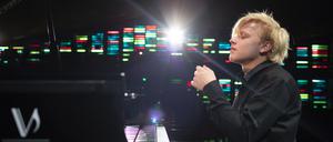 Glitzernde Läufe, hauchzarte Begleitstimmen. Alexander Malofeev.