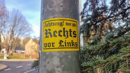 Rechtsextremer Aufkleber in Chemnitz