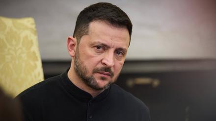 Der ukrainische Präsident Wolodymyr Selenskyj erhält mächtig Gegenwind im eigenen Land.