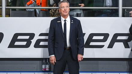 Bundestrainer Harold Kreis und die deutsche Eishockey-Nationalmannschaft gewinnen knapp gegen Österreich.