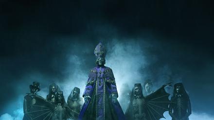 Die Band Ghost ist im April und Mai mit ihrem neuen Album „Skeletá“ in Deutschland auf Tournee. 