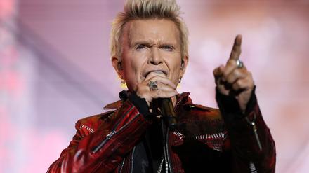 Mit seinem neuen Album „Dream Into It“ kommt Billy Idol im Sommer für vier Konzerte nach Deutschland. (Archivbild)