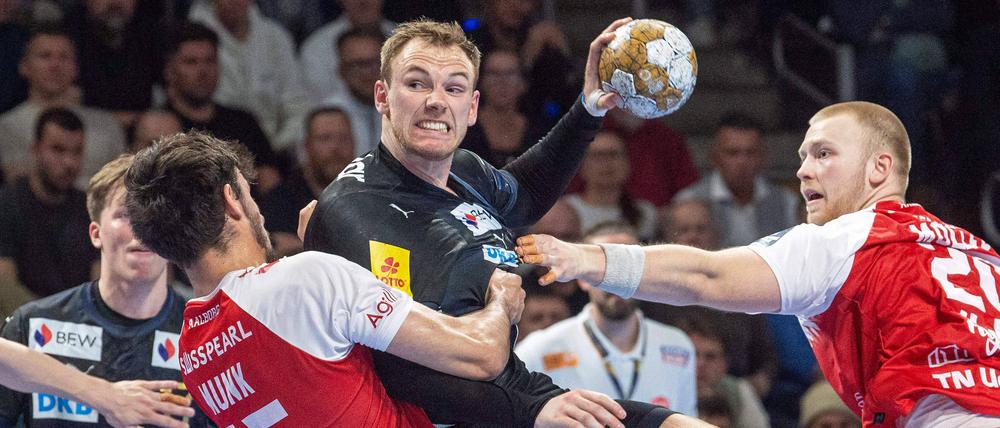 Mathias Gidsel führte das Comeback der Füchse mit elf Treffern an.