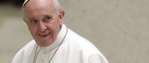 Papst Franziskus 2017 bei seiner Audienz mit Mitgliedern der Unternehmer-Vereinigung in der Vatikanischen Audienzhalle. 