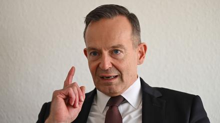 Ein Personalwechsel würde die Sache nicht besser machen - so sieht es der scheidende Verkehrsminister Volker Wissing. (Archivbild) 