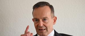 Ein Personalwechsel würde die Sache nicht besser machen - so sieht es der scheidende Verkehrsminister Volker Wissing. (Archivbild) 