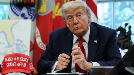 US-Präsident Donald Trump im Oval Office im Weißen Haus am 23. April 2025.
