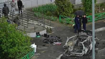 Die Detonation wurde den Angaben zufolge durch einen selbstgebauten Sprengsatz in einem Golf ausgelöst.