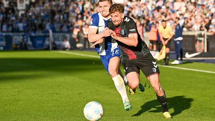 Zeitweise liefen die Spieler von Hertha jenen von Magdeburg viel hinterher.