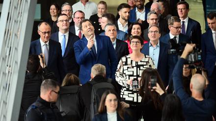 Wen CDU, CSU und SPD ins Kabinett des wohl künftigen Kanzlers Friedrich Merz schicken werden, ist noch offen.