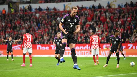 Dauer-Torschütze Harry Kane (m) will endlich einen Titel gewinnen.
