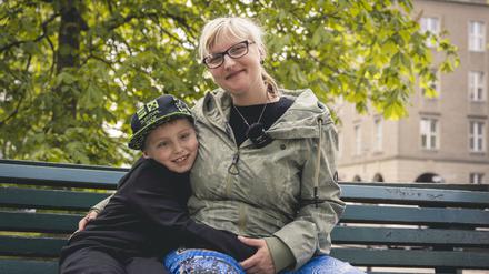 Lukas Schmiedel und seine Mutter Lisa beim Besuch in Berlin