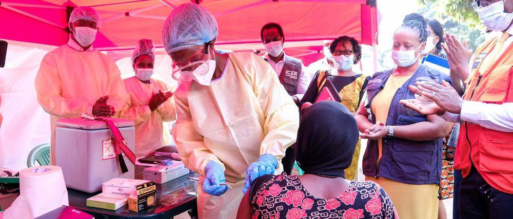 Noch gibt es keinen zugelassenen Impfstoff gegen die gefährliche Sudan-Variante von Ebola. (Archivbild)
