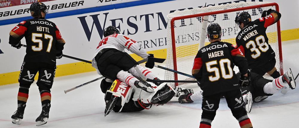NHL-Torhüter Phillipp Grubauer blieb in seinem ersten WM-Test gegen Österreich ohne Gegentor.
