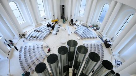 Die Klais-Orgel im neu gestalteten Innenraum der Sankt Hedwigs-Kathedrale am Bebelplatz wird gesegnet. (Archivbild)