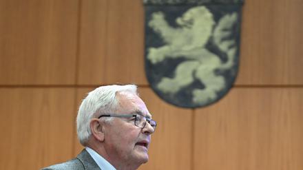 Das Verfahren gegen den ehemaligen DFB-Generalsekretär Horst R. Schmidt wegen des Verdachts der Steuerhinterziehung ist eingestellt worden.