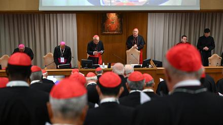 Die Entscheidung für den Start des Konklaves am 7. Mai fiel hinter den Mauern des Vatikan.