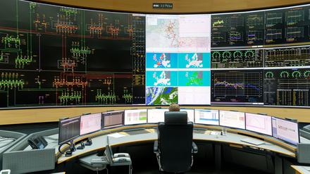 Amprion ist zusammen mit dem Übertragungsnetzbetreiber Swissgrid für die Überwachung der Netzfrequenz in Europa zuständig. 