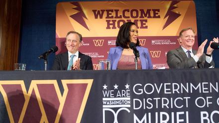 Washingtons Bürgermeisterin Muriel Bowser machte den Milliardenplan bekannt.