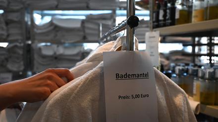 Bademäntel sind nicht das einzige, was beim Hotel-Ausverkauf im Angebot ist.
