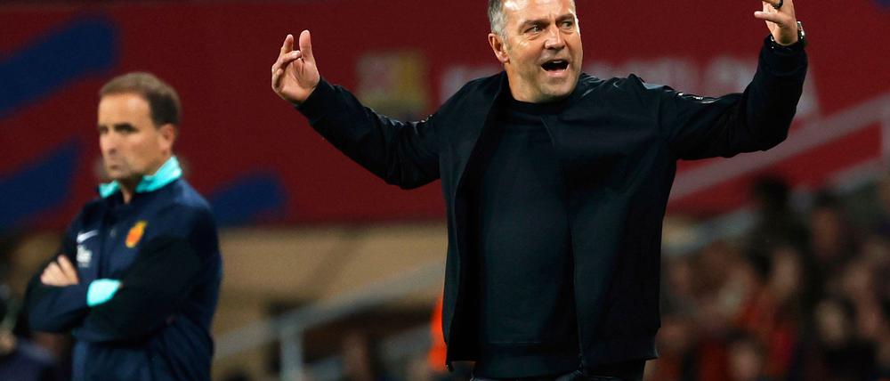 Hansi Flick hat in Barcelona noch bis 2026 Vertrag. Der Club hofft auf eine baldige Verlängerung.