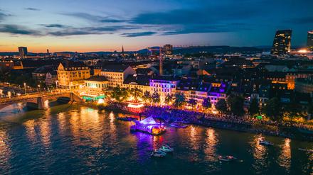 Hier könnte bald eine Party sein: Basel am Rhein. 