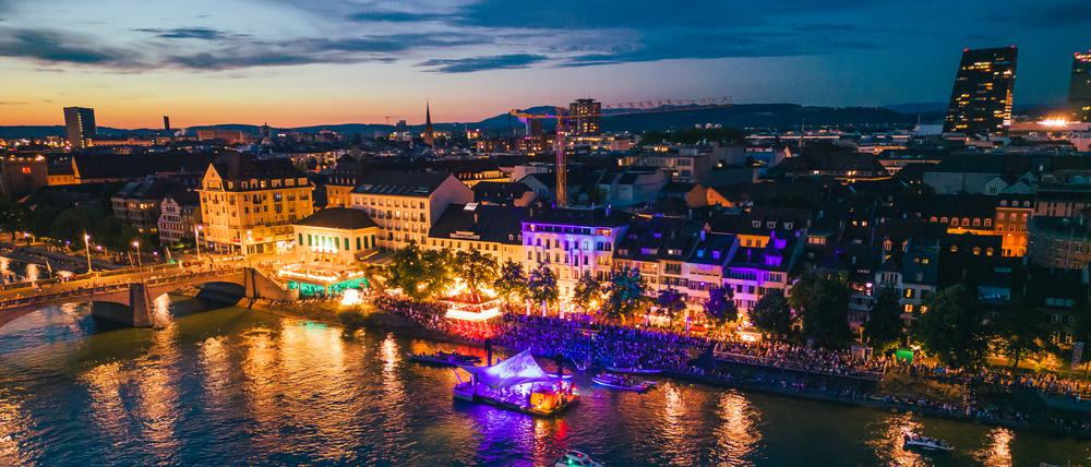 Hier könnte bald eine Party sein: Basel am Rhein. 